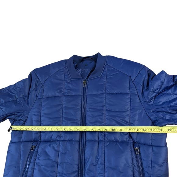 Lululemon Men's Insulated Bomber Jacket Size Medium - Picture 6 of 7